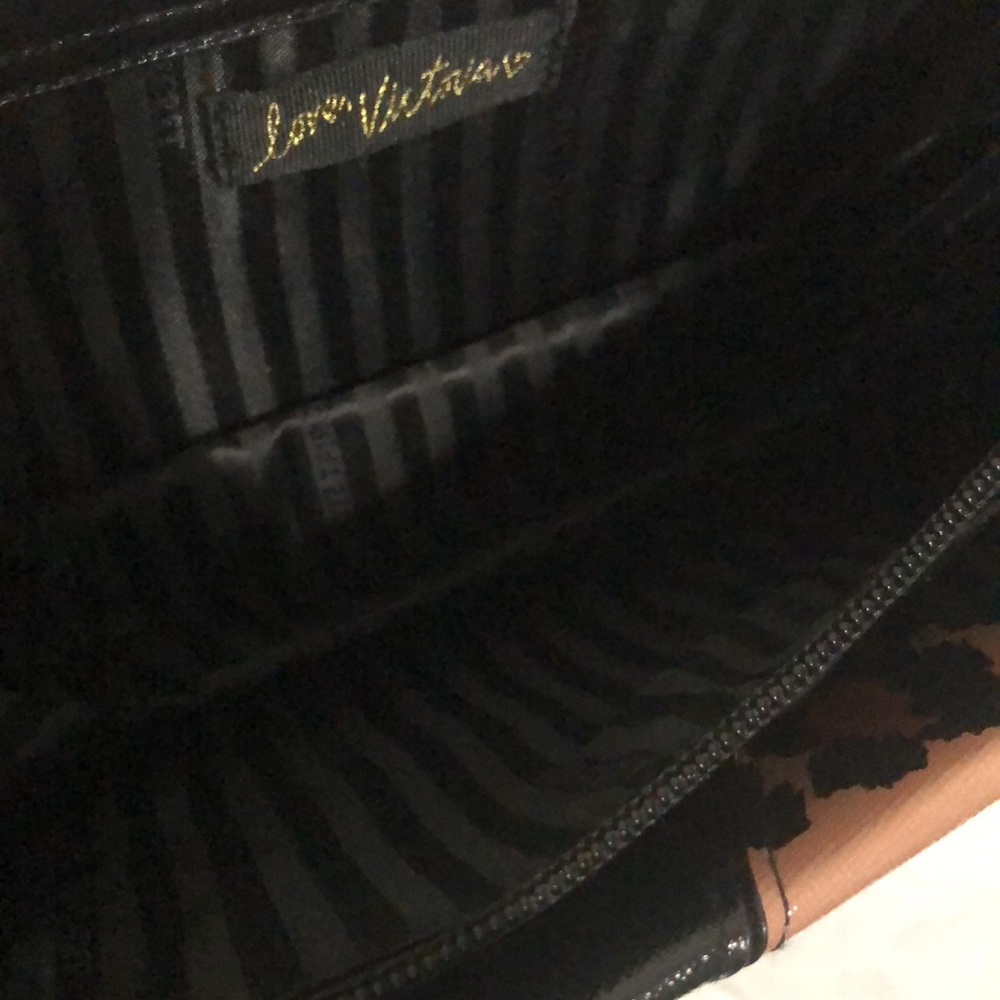 Victoria’s Secret Crossbody Bag NWOT - Picture 9 of 10